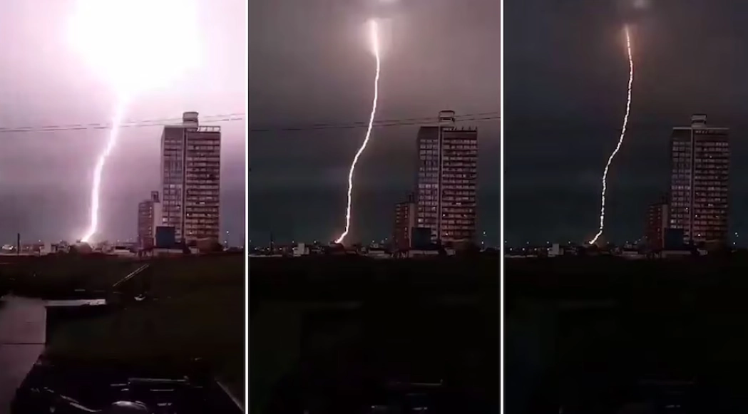 Impactante caída de rayo sobre una casa en Miramar durante fuerte temporal