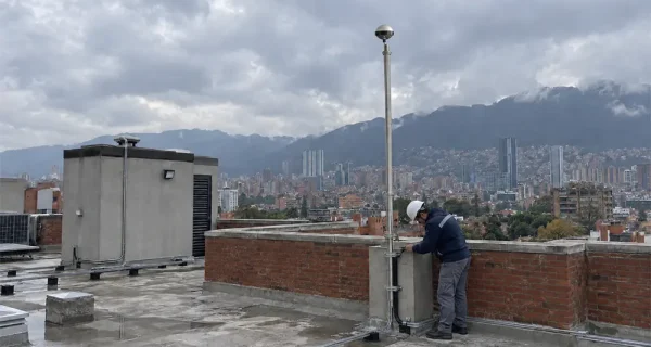 Inspección de pararrayos RETIE